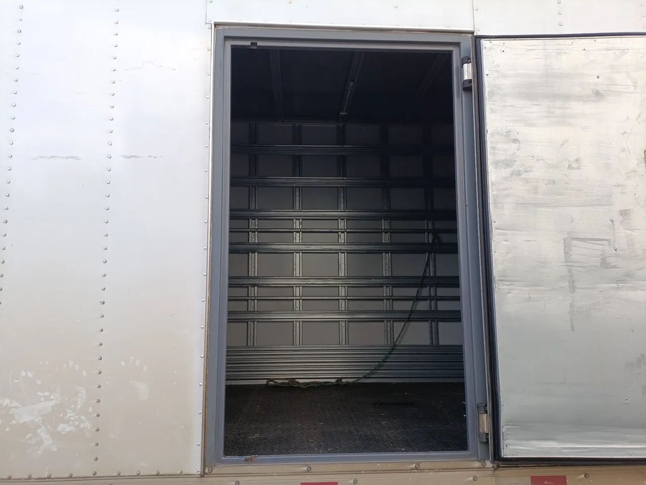 Caminhão Mercedes-Benz Accelo 1016 2022 Bau  - Foto 5