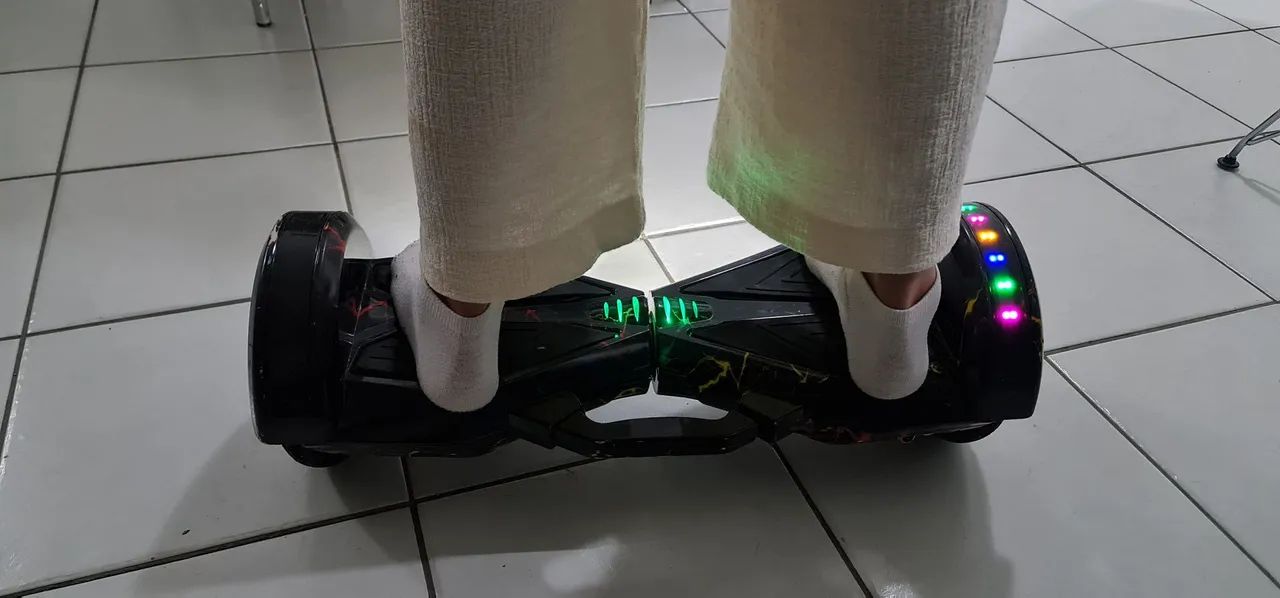 Hoverboard com Luzes LED - Diversão Garantida! - Foto 3
