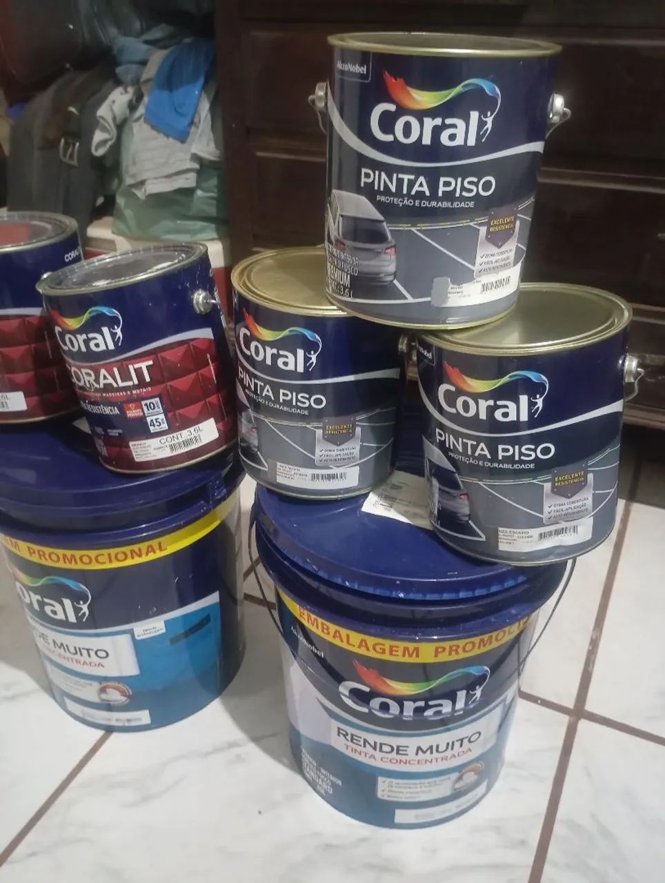 Só vendo essas tintas balde de 20 litros branco neve são dois boldes  