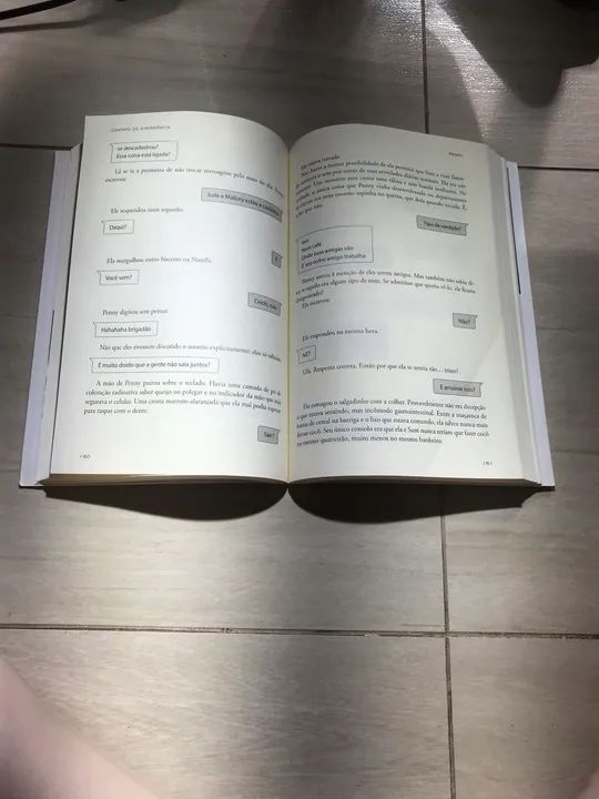 Livro Contato De Emergência - Mary H. K. Choi  - Foto 4