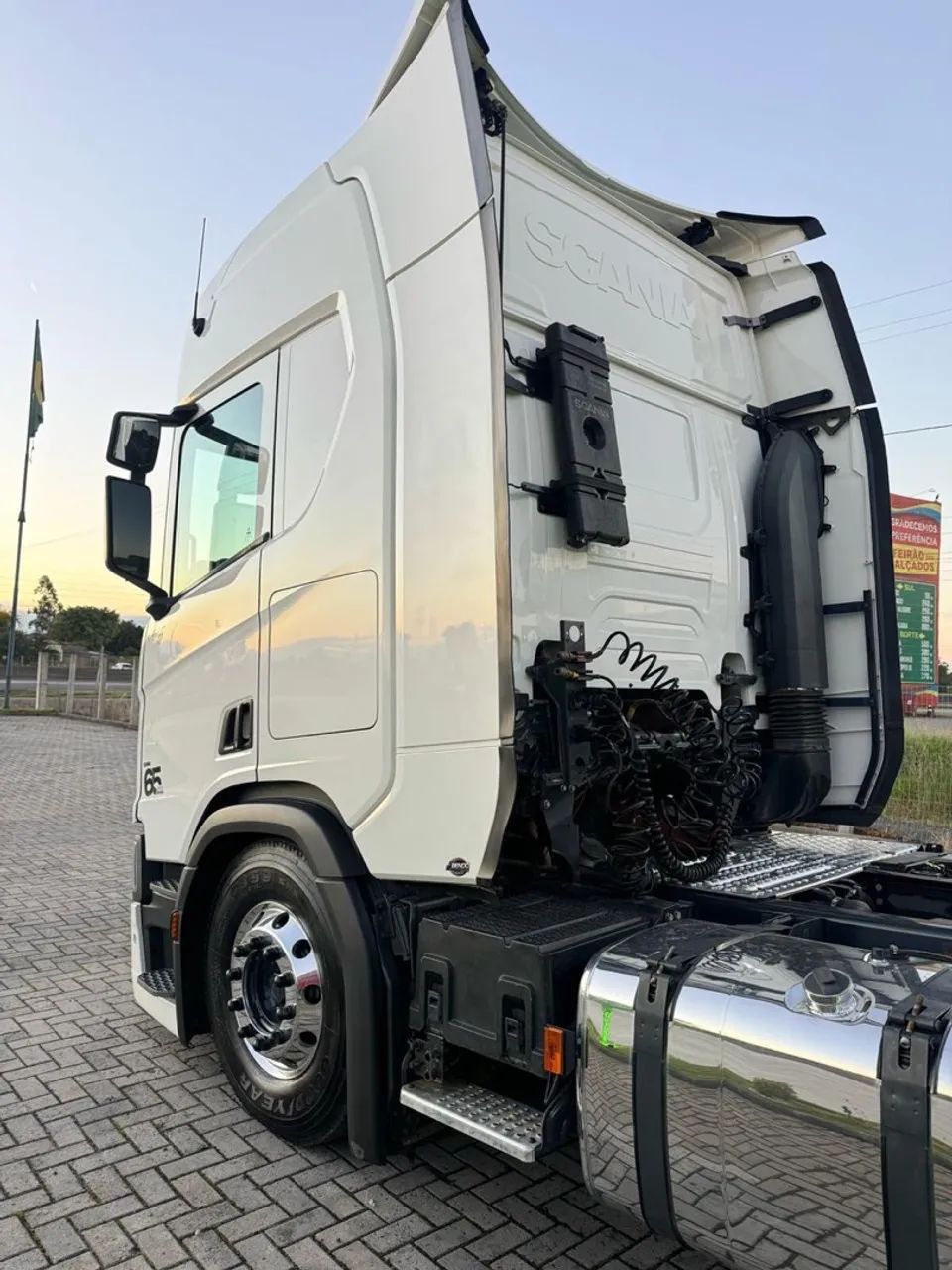 R450 Plus 6x2 Teto Alto impecável  - Foto 4