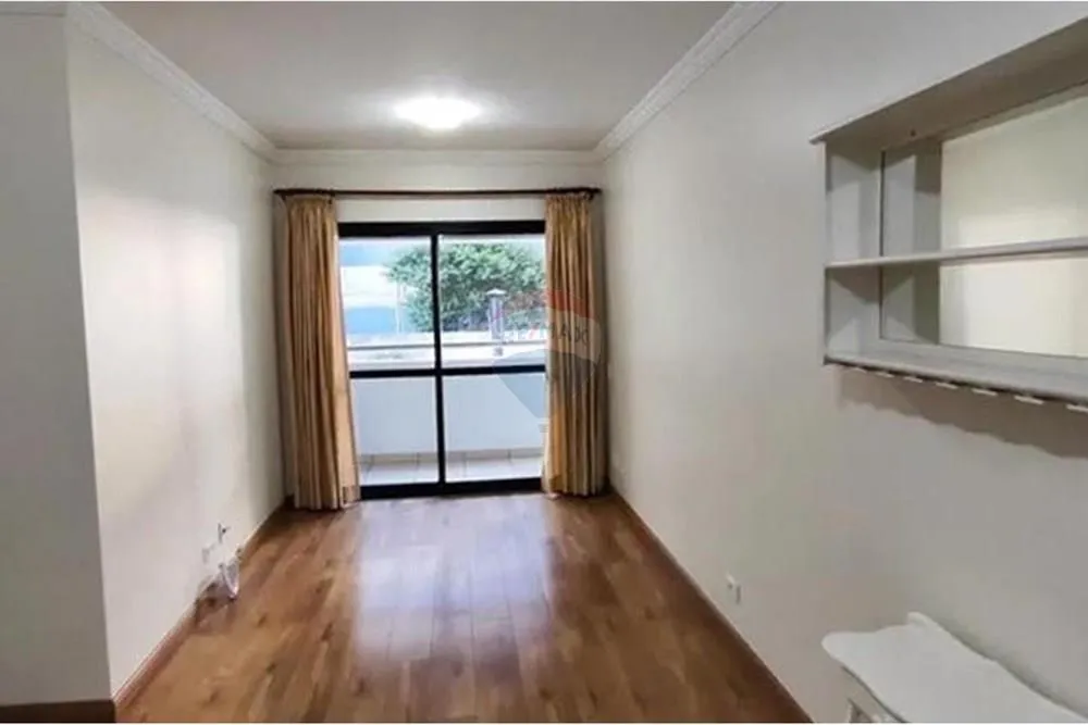 Apartamento de dois quartos para locação em Santo Amaro, com piscina e vaga na garagem