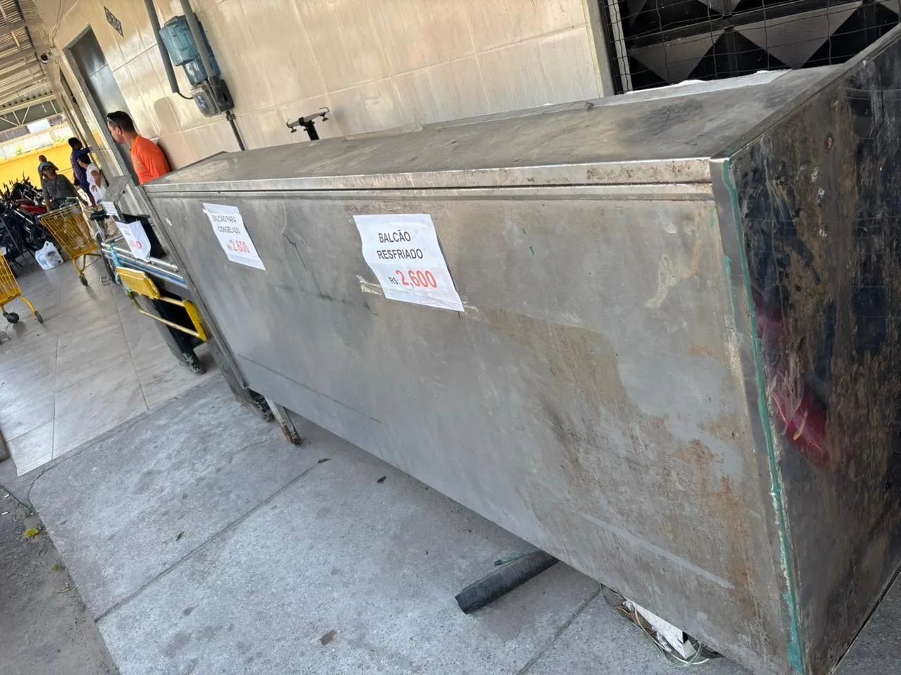 Balcão refrigerado/ caixa/ vasca/ porta de vidro para Walking cooler ou geladeira  - Foto 3
