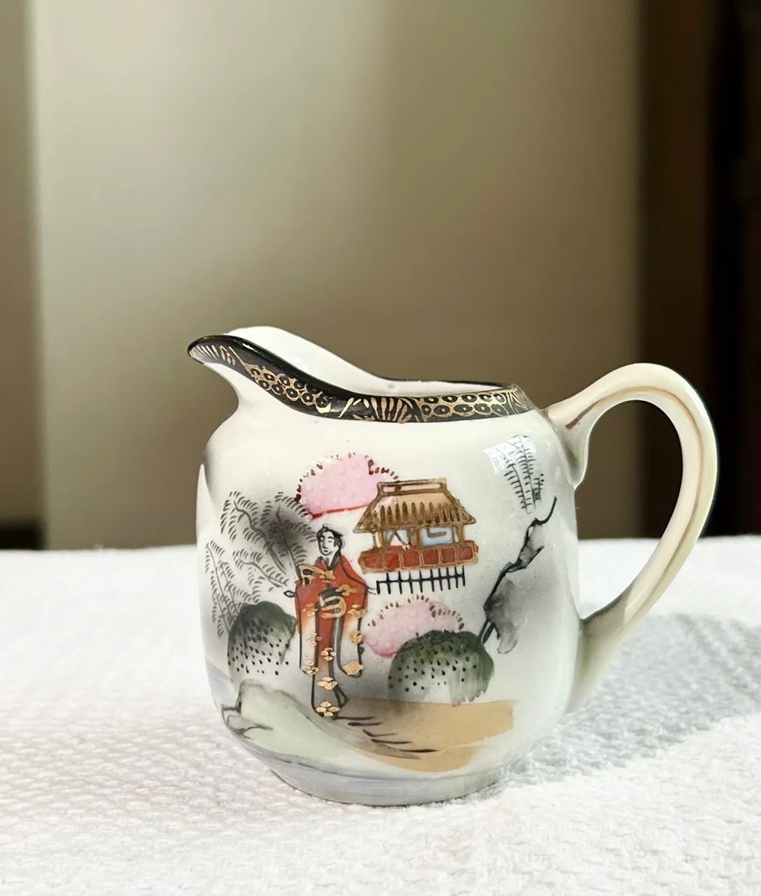 Serviço de Café Oriental Antigo em Porcelana Floral com Detalhes em Ouro - Foto 3