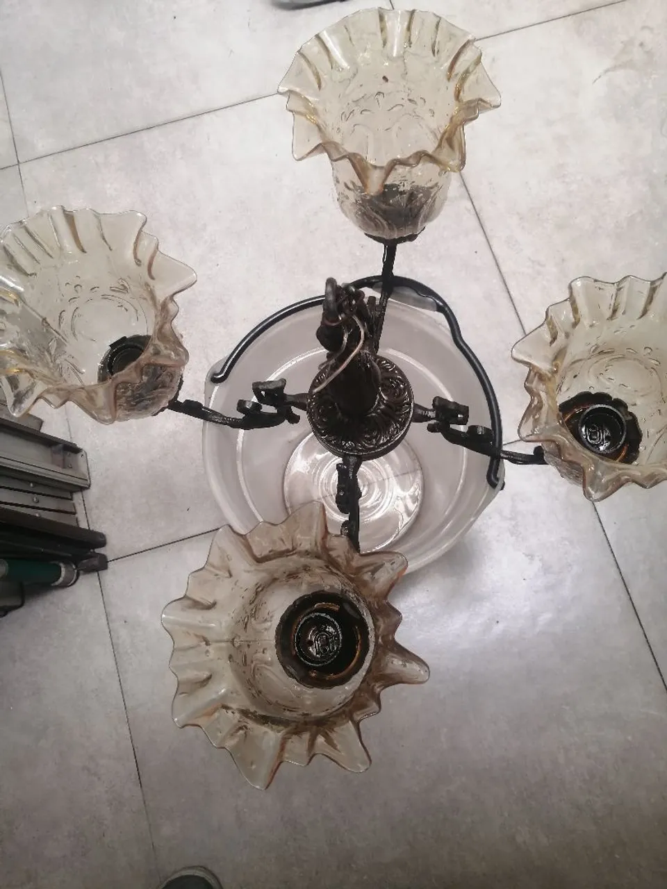 Lustre de metal
