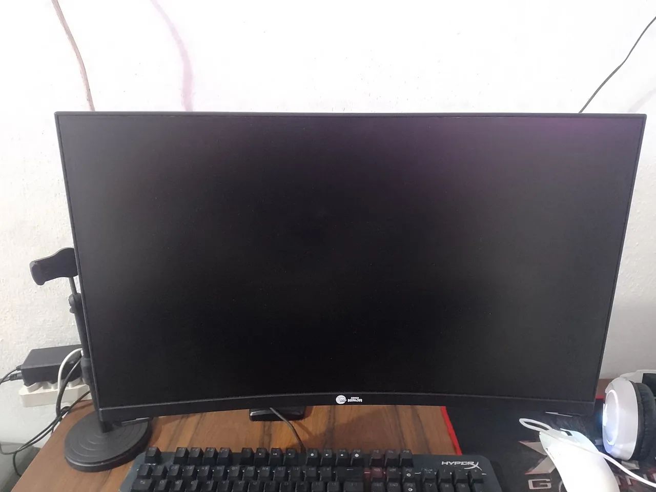 Monitor Gamer Ninja sharingan 180hz 23.6 pol curvo full hd 1ms freesync hdmi/dp