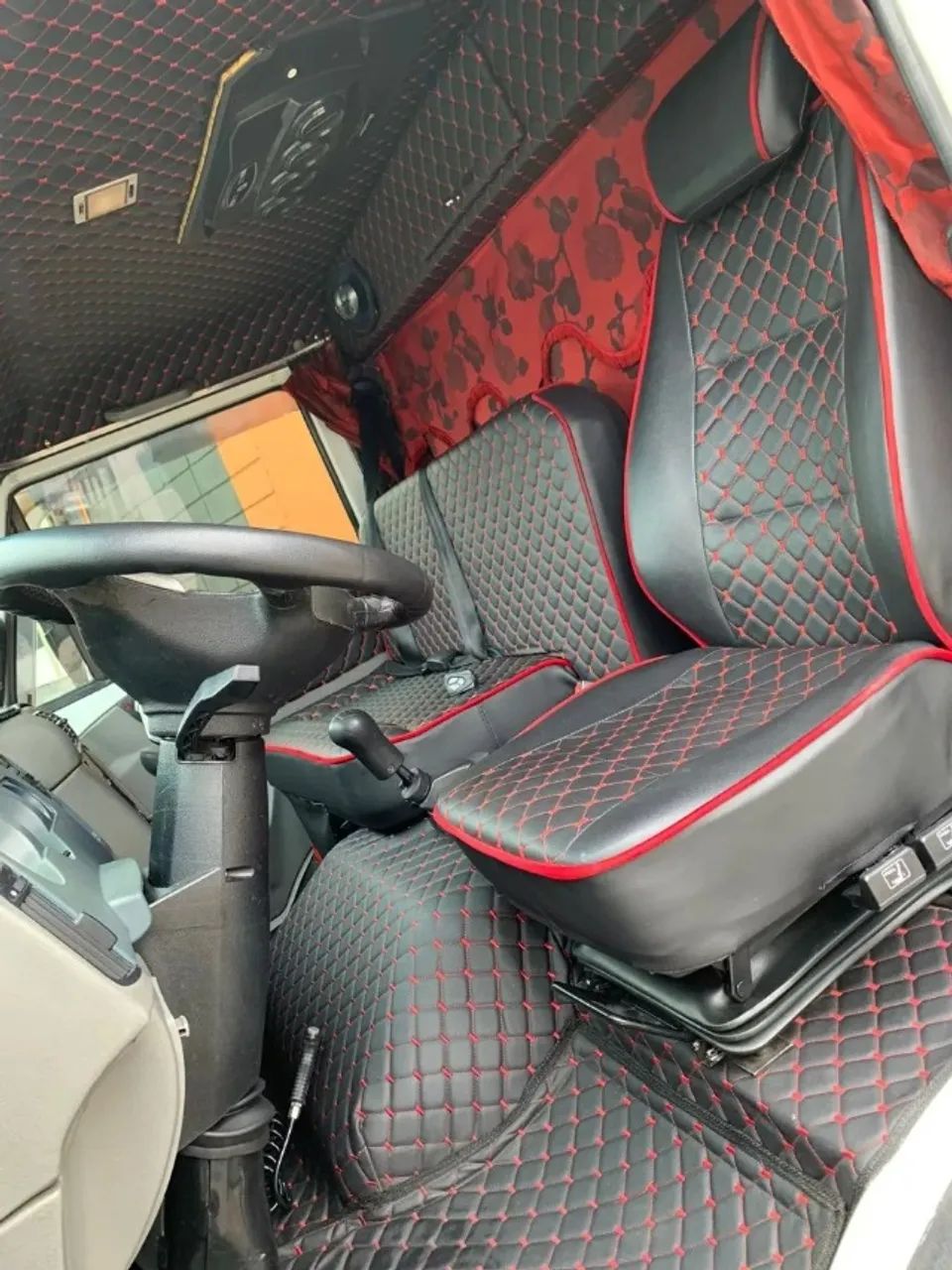 Volkswagen 8-150 2012 baú 5 metros - Foto 9