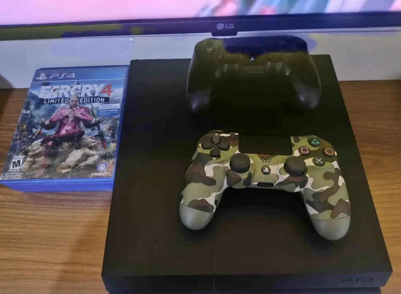 Ps4 slim 500gb com 2 controles originais
