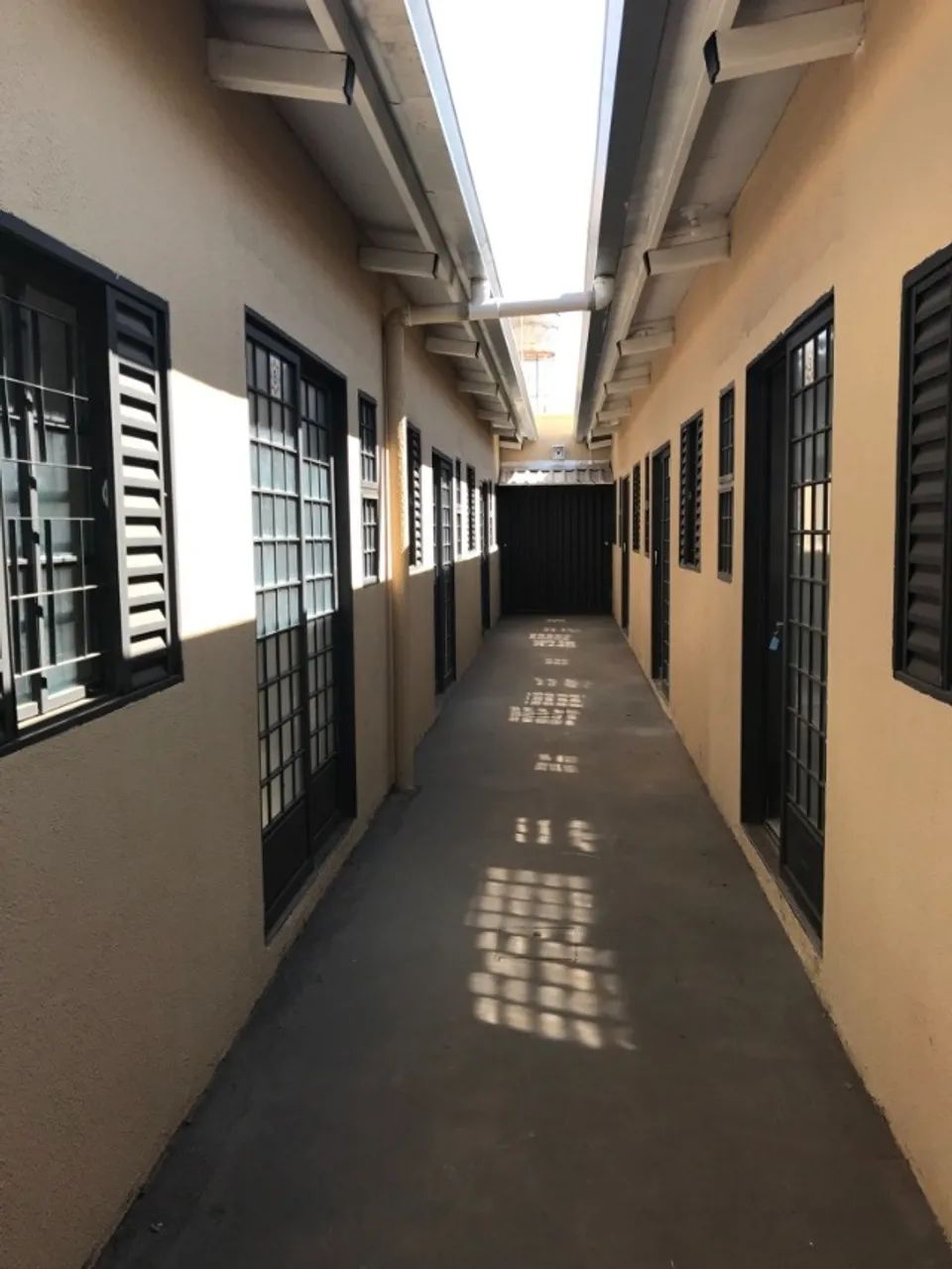 Conjunto de 10 kitnets ao lado da UFG Samambaia com Renda bruta 10 mil mês. - Foto 2