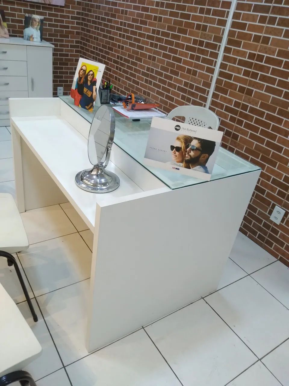 Vendo um balcão para ótica ou jóia 