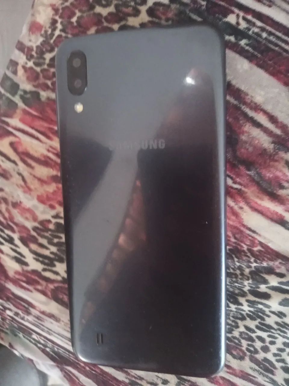 SAMSUNG M10