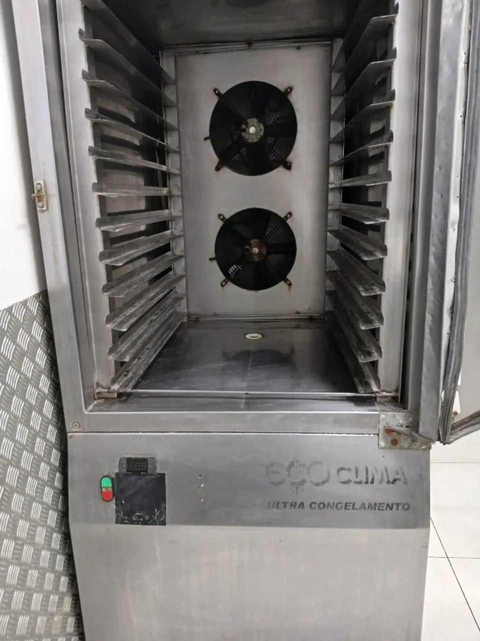 Ultracongelador 12 esteiras Eco Clima