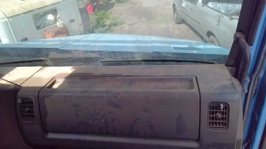 Vendo essa cabine de Scania 112, com algumas avarias e completa por dentro - Foto 6