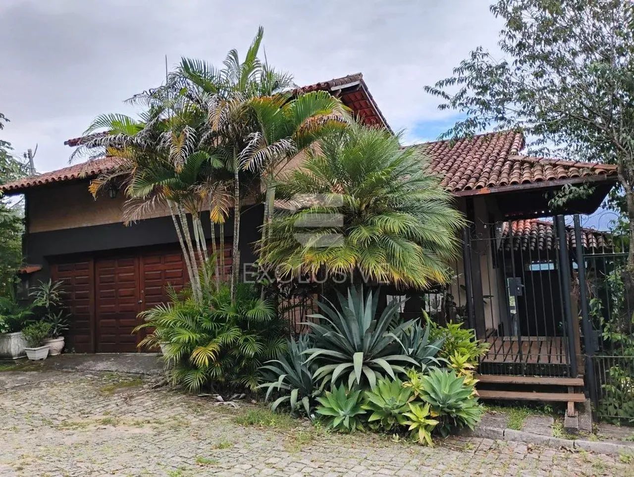 CASA SANTA ELISA - NOVA FRIBURGO - RJ R$ 1.600.000,00