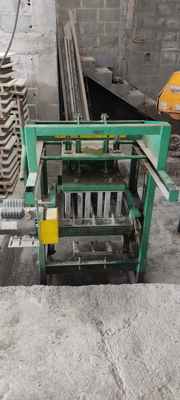 Máquina de fazer blocos