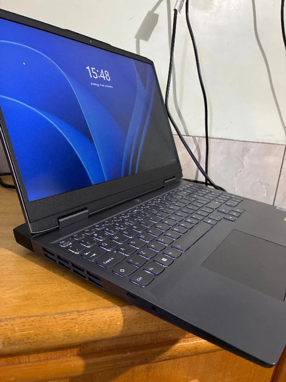Notebook Lenovo LOQ 15IRH8 - Foto 3