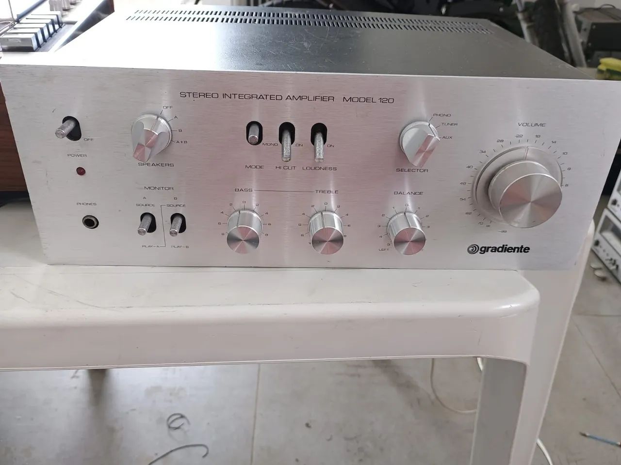 Amplificador Gradiente model 120 leia descrição 