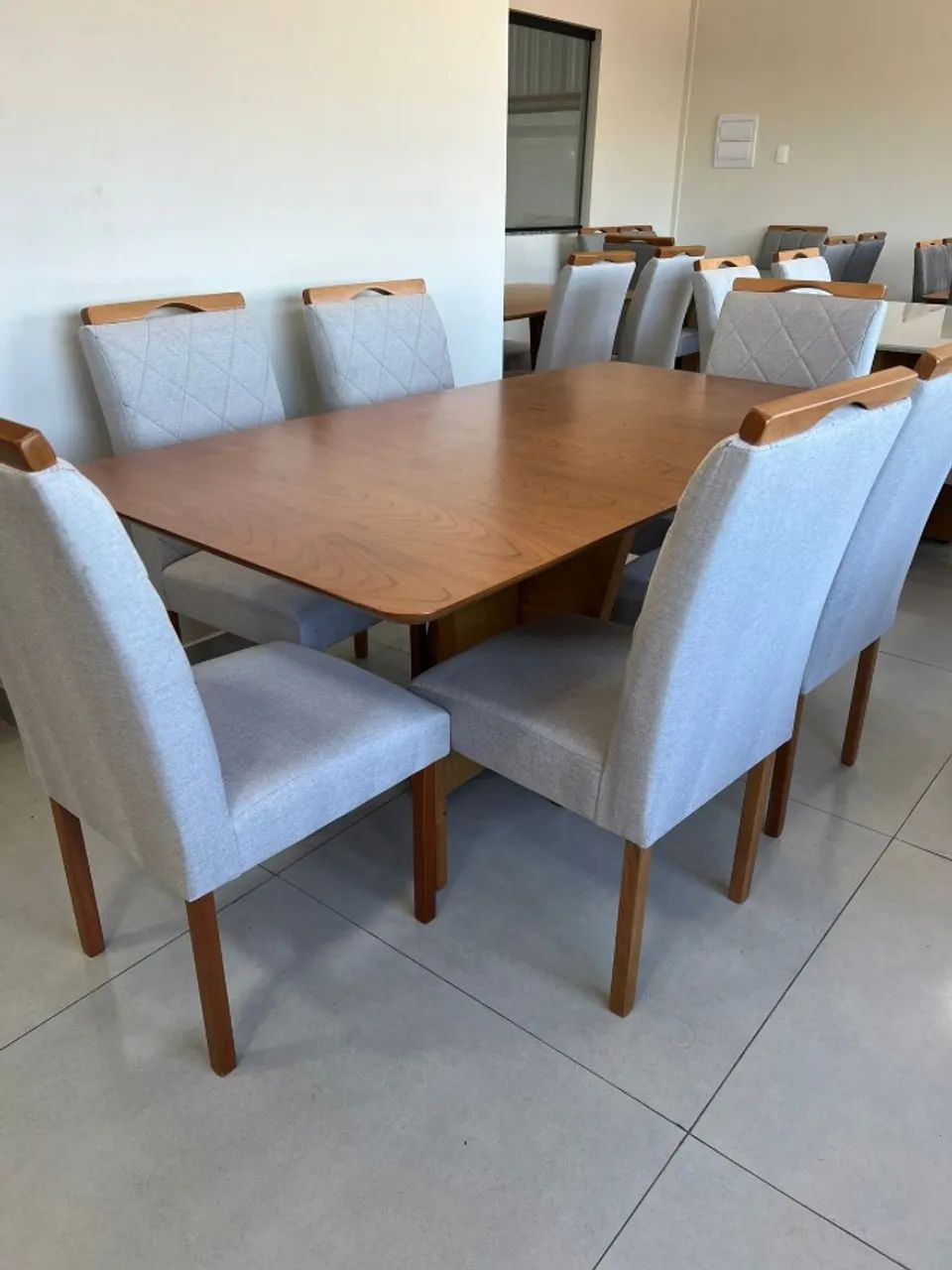 MESA DE JANTAR LAMINADA 1.80 COM 6 CADEIRAS (ÚLTIMA PEÇA)