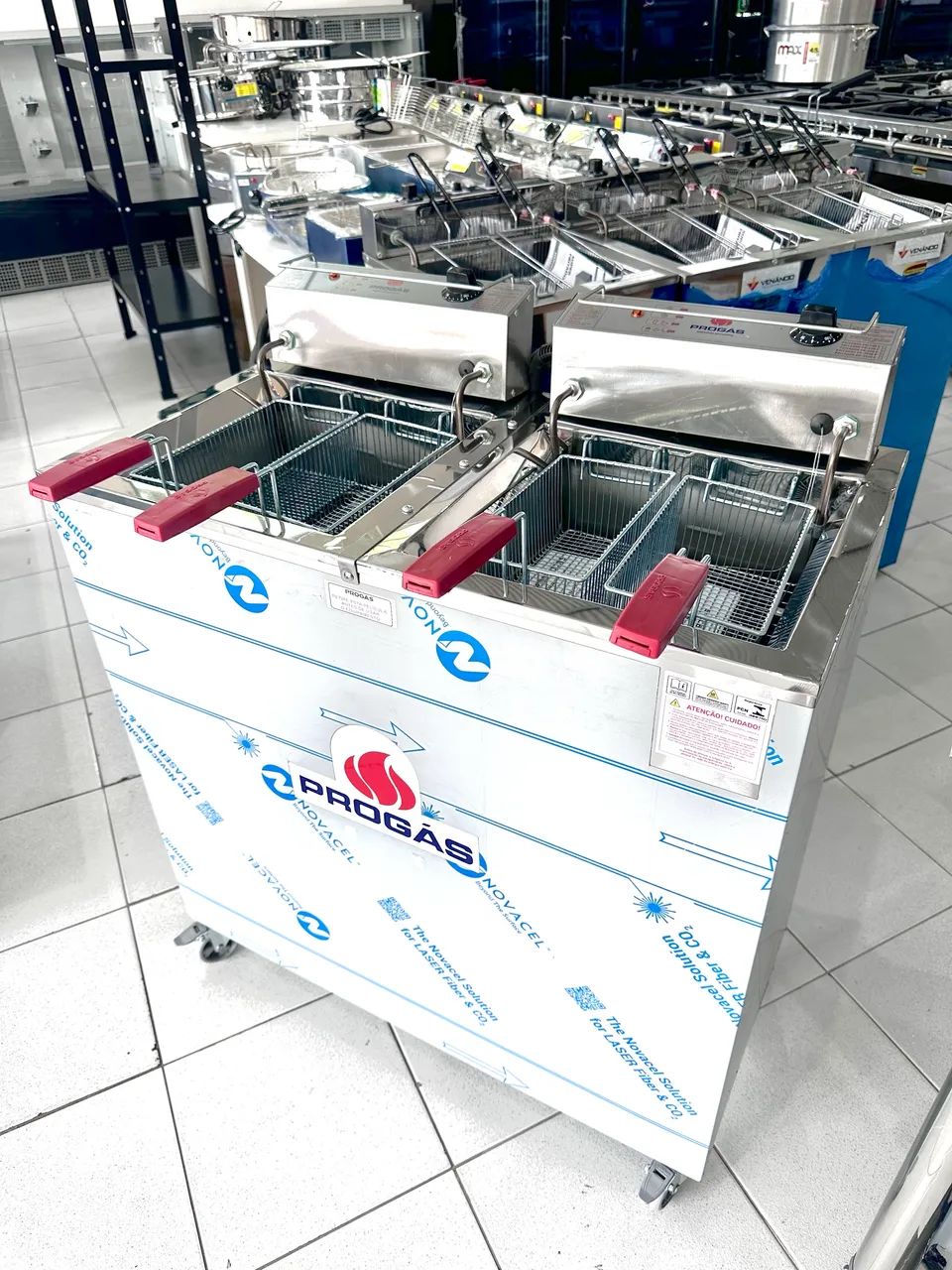 Fritadeira elétrica 2 Cubas de 18lts - Foto 2