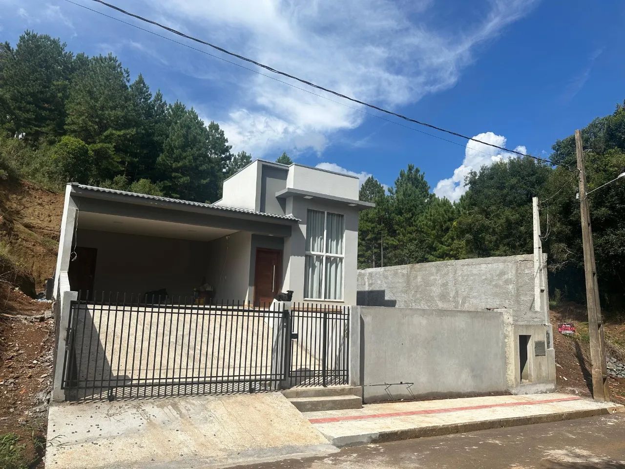 Casa com 3 quartos no Bairro dos Municípios.
