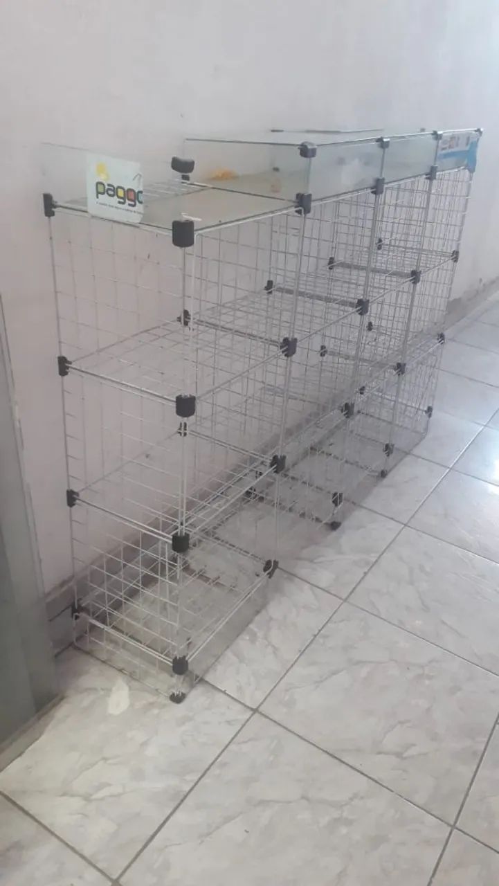 Vendo um balcão expositor de loja