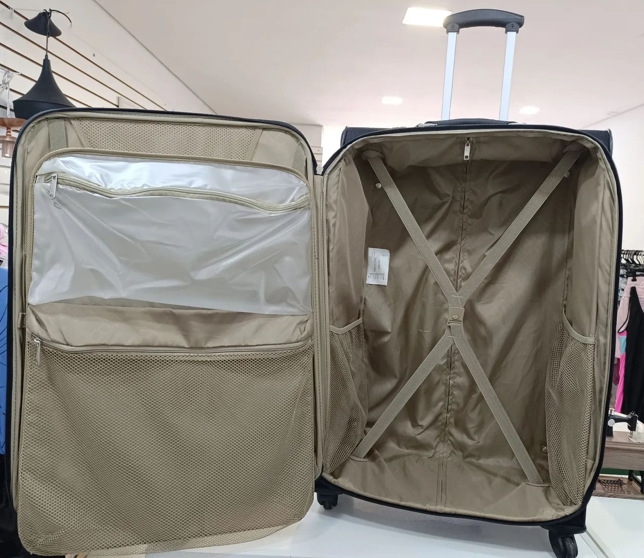 Mala de viagem marca Samsonite 75cm preta - Foto 2