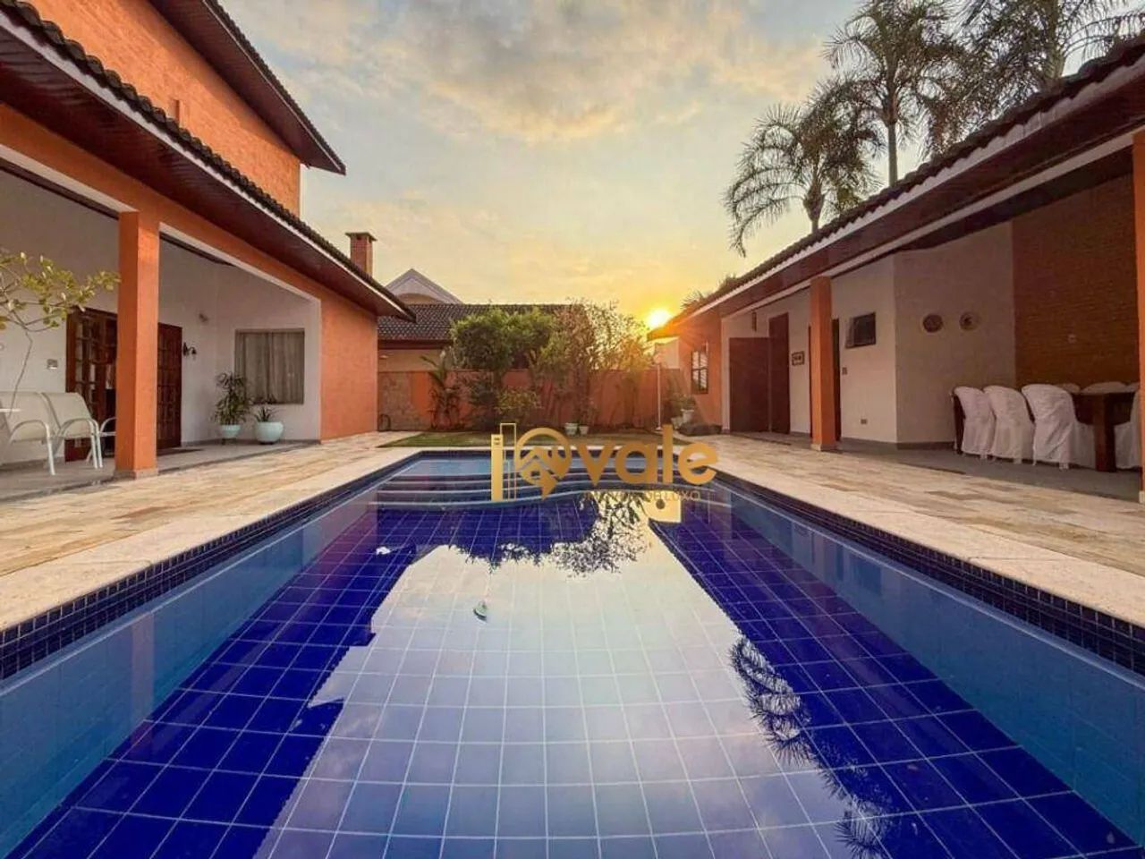 Esplanada do Sol à venda com 380 m², 4 dormitórios em SJC