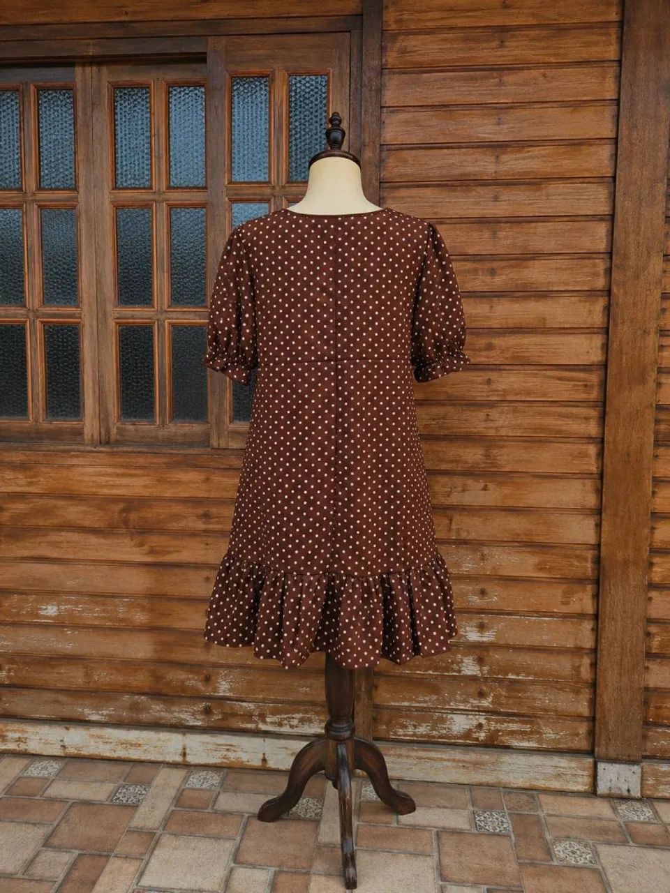 Vestido/ bata marrom de bolinhas  - Foto 3