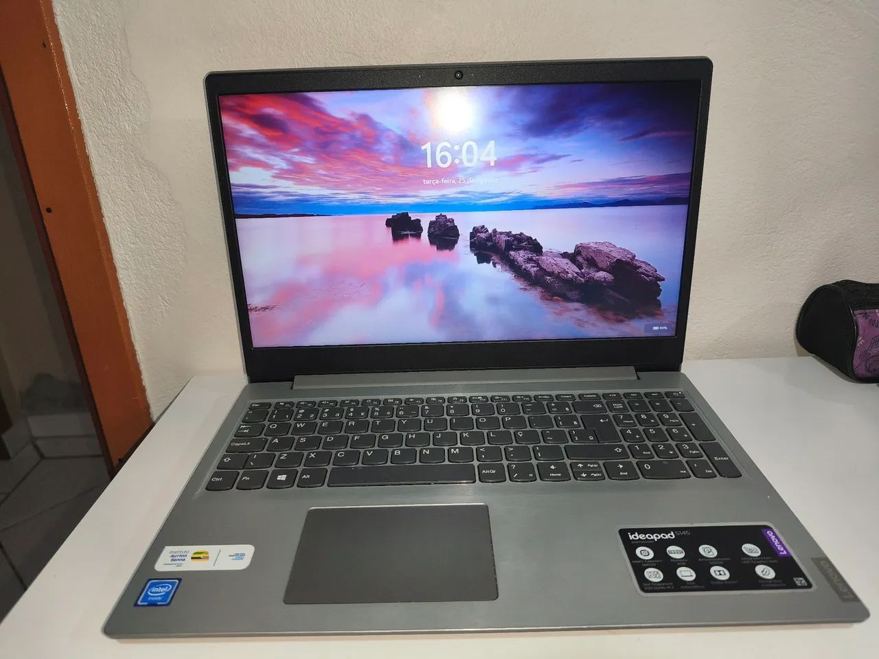 Notebook Lenovo usado 