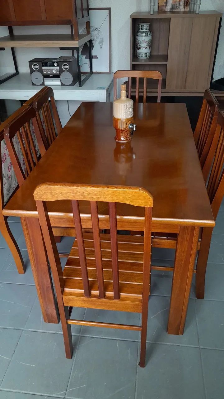 Mesa Madeira 1,60 X 85  com 6 cadeiras 