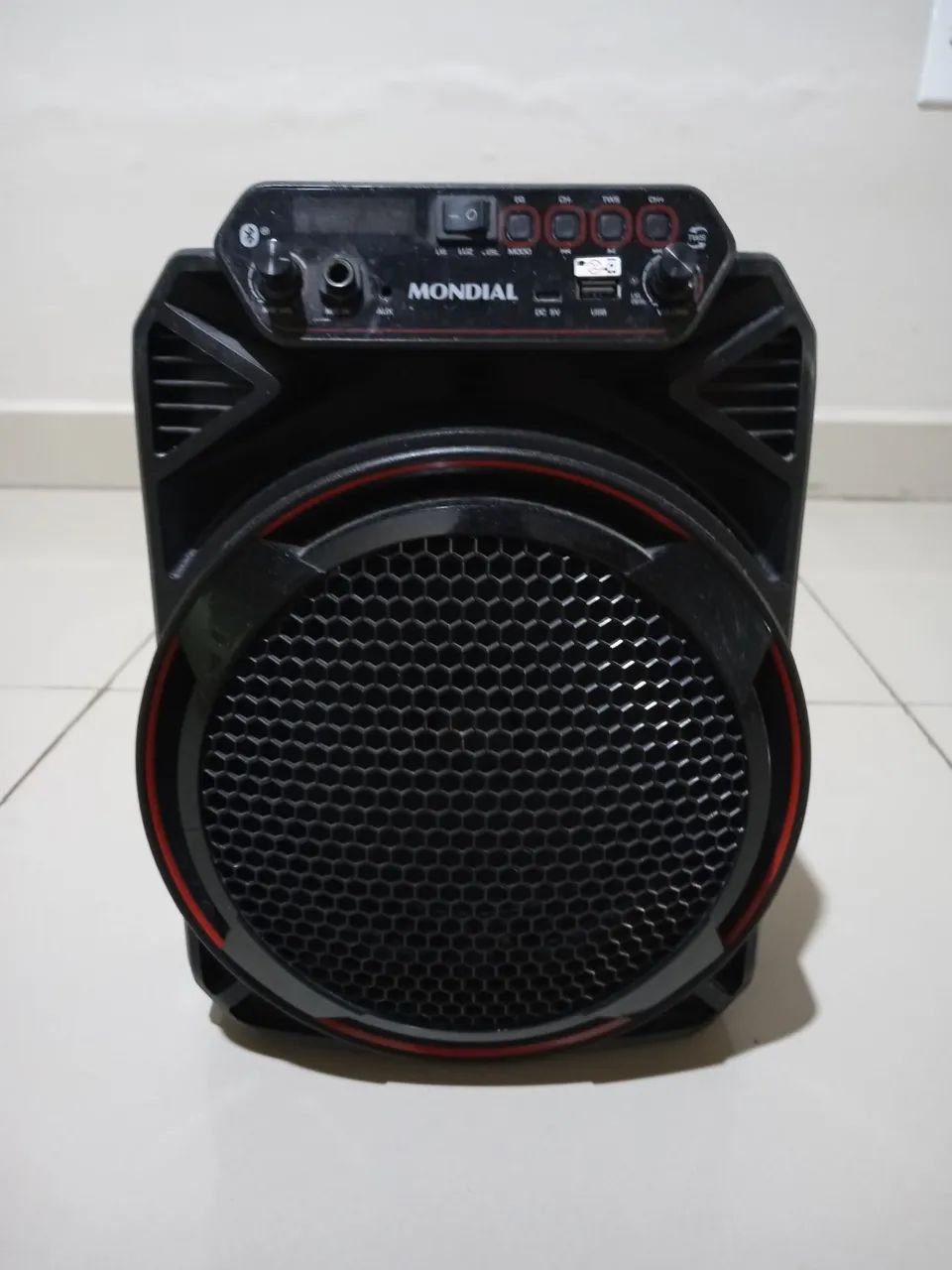 Caixa de som com Bluetooth seminova - Foto 3