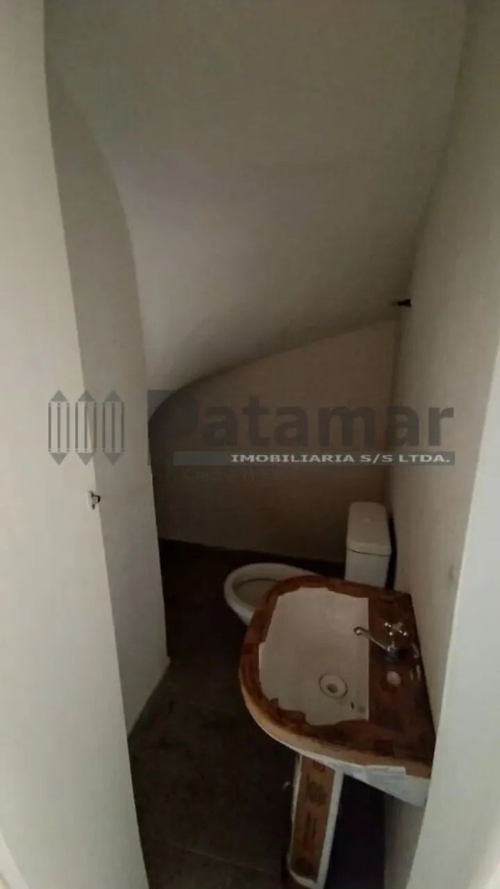 CASA COM 3 QUARTOS À VENDA NO RIO PEQUENO