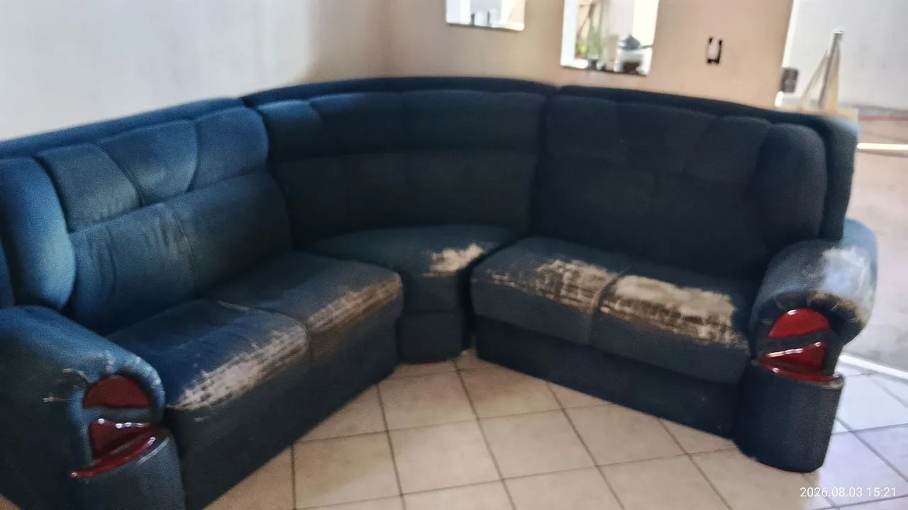 SOFÁ DE CANTO 