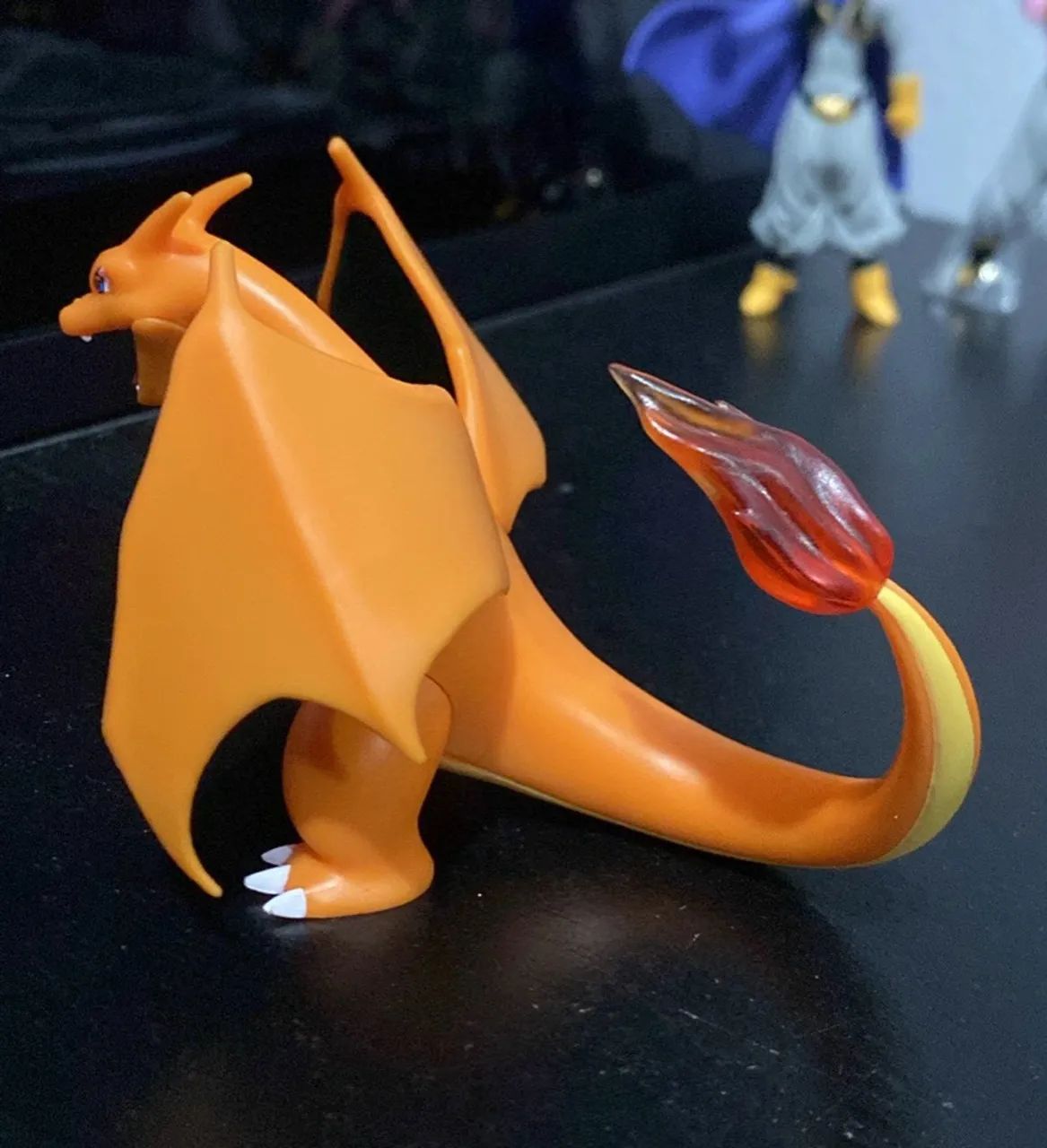 Pokémon charizard  - Foto 3