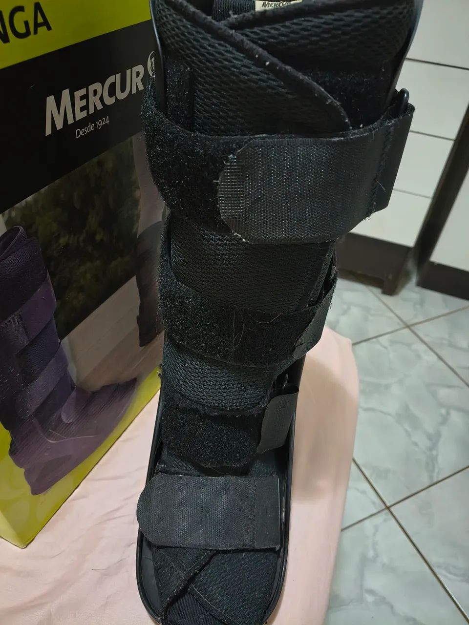 Vendo bota imobilizador a longa -"semi nova pouca usada - marca Mercur