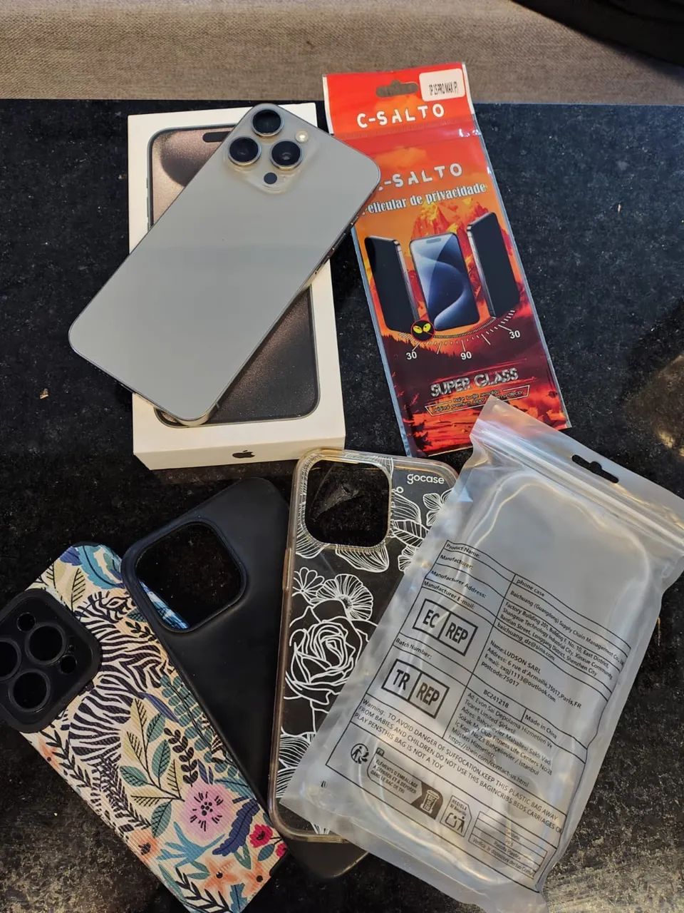 iPhone 15 Pro Max - Foto 2