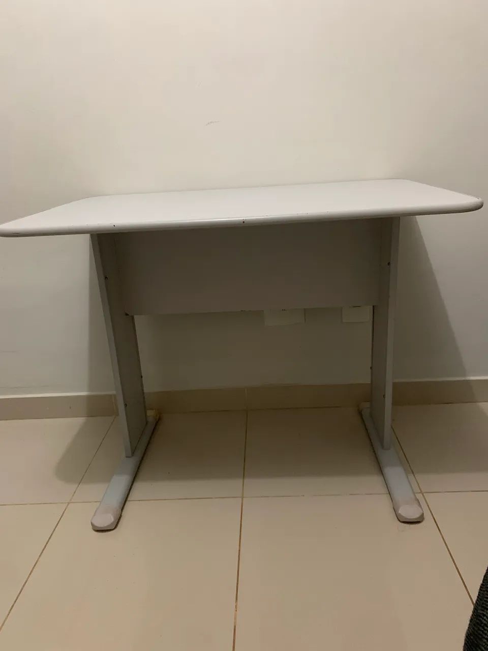 Mesa cinza