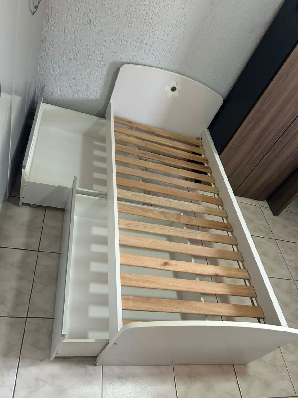 Cama solteiro linha Tok stok com gavetas - Foto 3