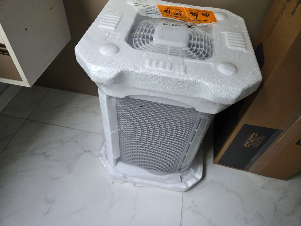 Vendo ar condicionado novo na caixa Electrolux 9000 btus split inverter 220 v - Foto 3