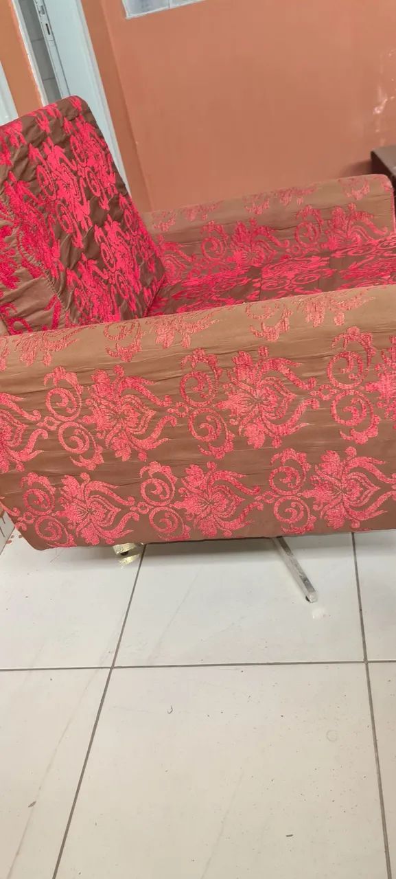 Poltrona giratória com base de alumínio  - Foto 3