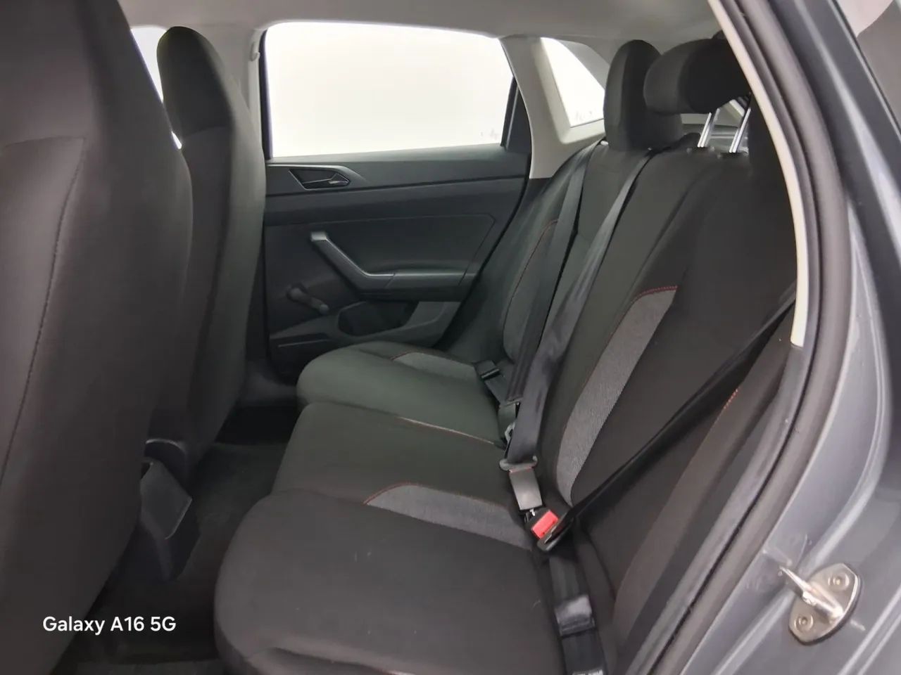 Volkswagen Polo Track 1.0 Flex 12V 5p, foto 17 de 18