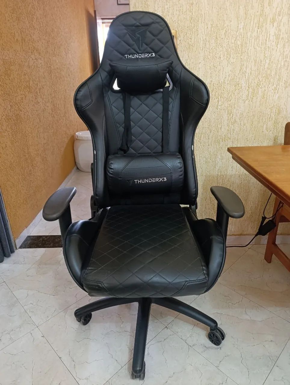 2 cadeiras gamer + Mesa Escritorio ( brinde )