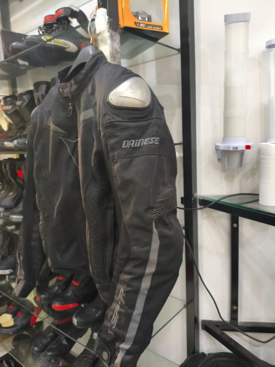 Jaqueta Dainese 50 Eur verao inverno com forro e titânio no ombro  - Foto 4