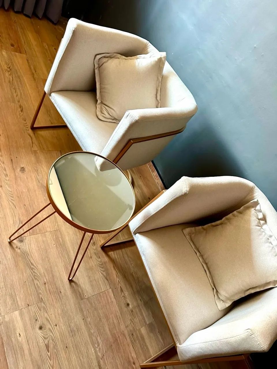 Poltronas em Linho com Industrial - Foto 4