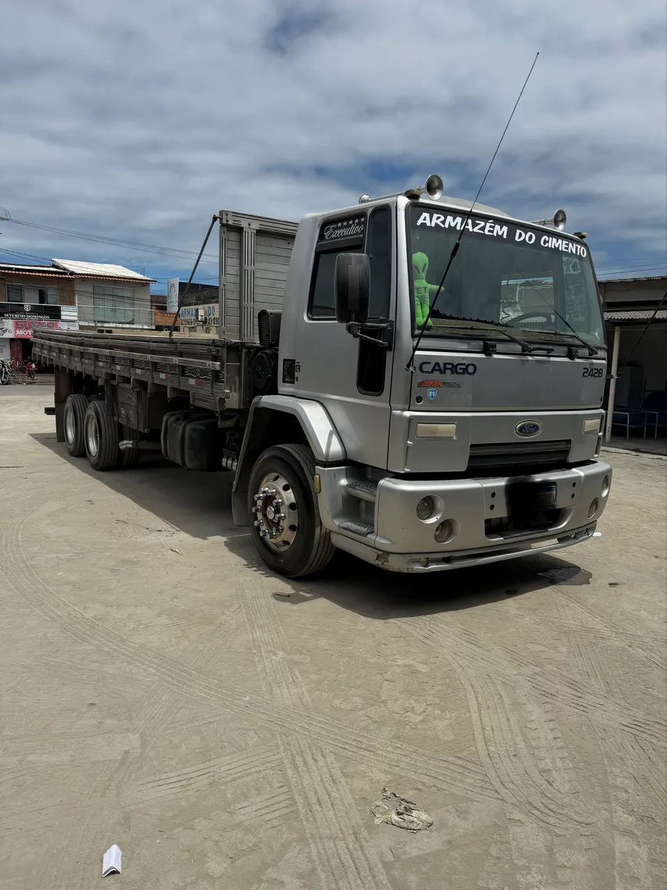 Caminhão Ford Cargo 2428e 2010