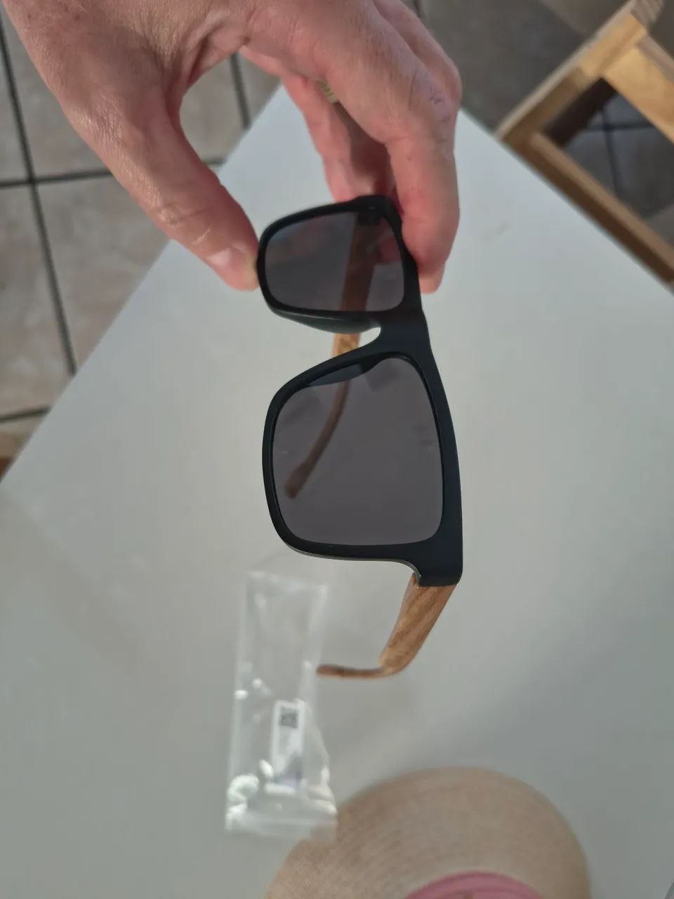Óculos de SOL Masculino Moderno da moda. Com Bambu e proteção UV - Foto 3