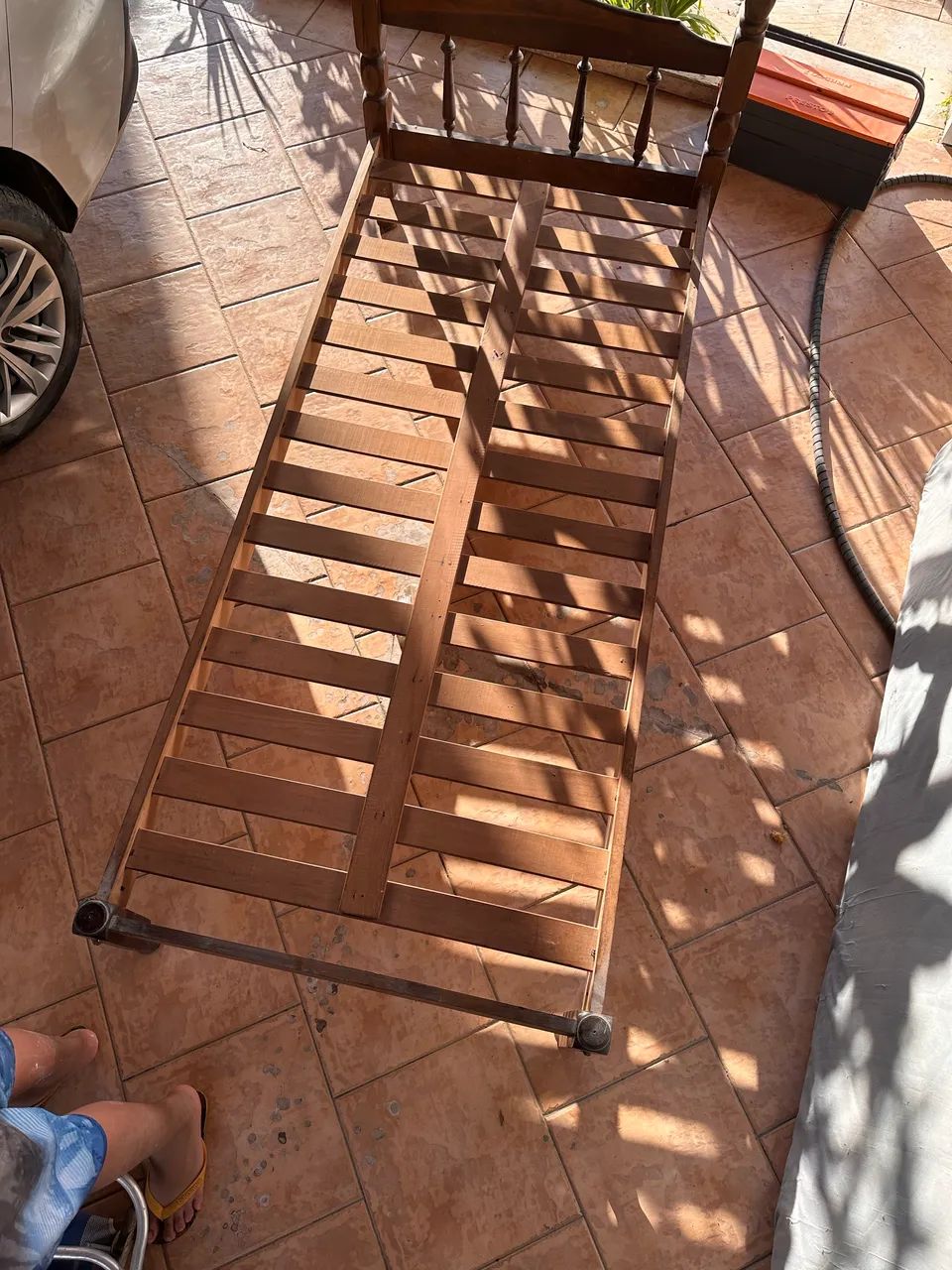 Cama solteiro madeira maciça 