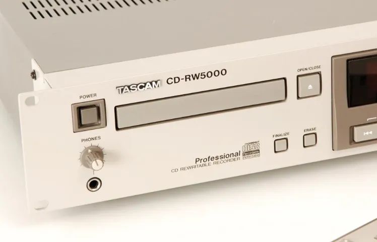 Professional Studio Tascam CD-RW5000 Professional CD-Recorder + CD-Player - Foto 4