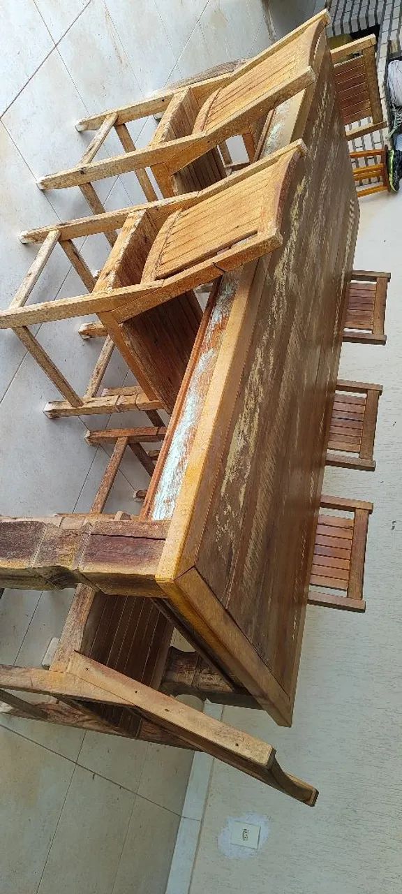 Conjunto mesa e cadeiras madeira de demolição COMPLETO! - Foto 2
