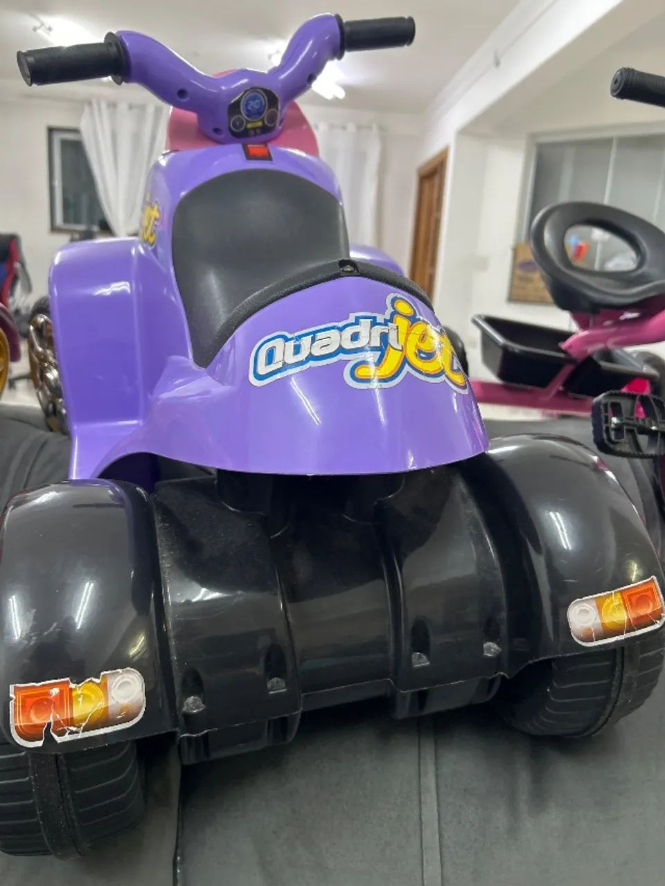 Quadriciclo Elétrico Quadrijet Lilás Xplast Voltagem Do Carregador 110v Lilás - Foto 3